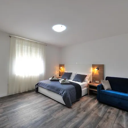 Apartment With Parking Space - 24099 Zadar